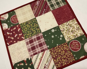 Christmas Quilted Table Topper, Rustic Christmas Quilted Table Runner, Vintage Style Quilted Table Topper, Christmas Cookies Table Mat