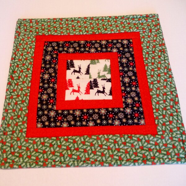 Winter Quilted Table Topper, Christmas Quilted Table Runner, Christmas Quilted Candle Mat, Country Table  Runner, Country Christmas Decor