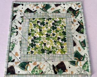 St. Patricks Day Table Topper, Irish Quilted Table Runner, St Patrick's Decor, Shamrock Table Topper Quilt, Clover Quilted Table Topper