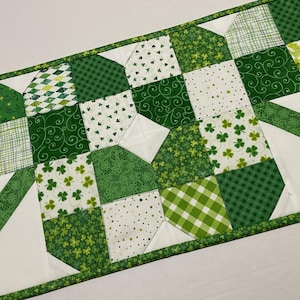St. Patrick&#39;s Day Table Runner, St Patrick&#39;s Day Decor, Shamrock Quilted Table Runner, Patchwork Quilted Table Runner, 12 1/2&quot; x 24 1/2&quot;
