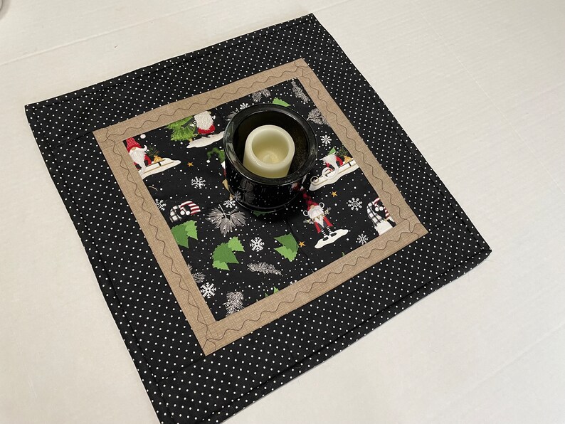 Grateful Gnome Gathering Quilted Table Topper NCU0NNT1252