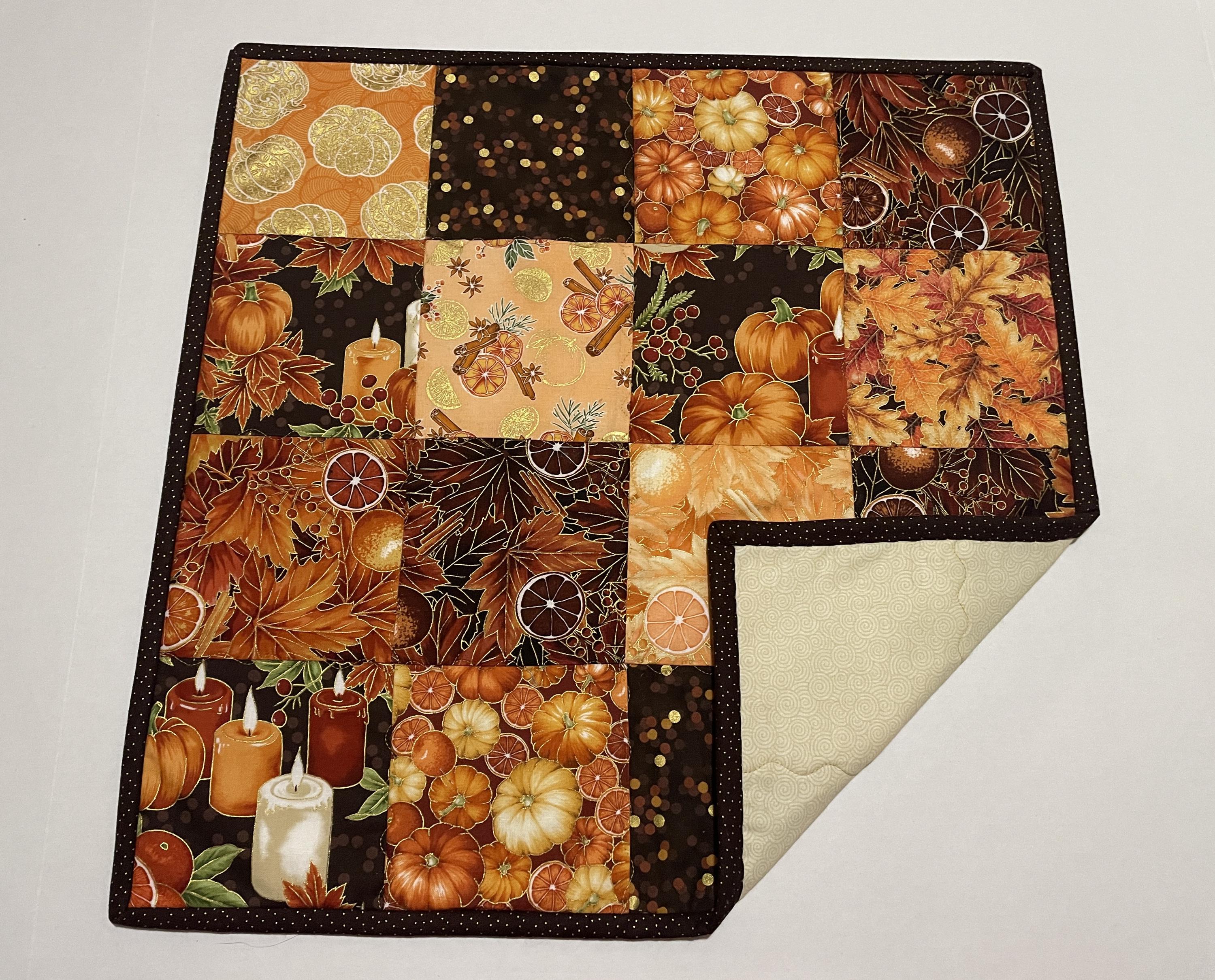 Jolly Peppermint Bow Quilted Table Topper NCU0NXD207