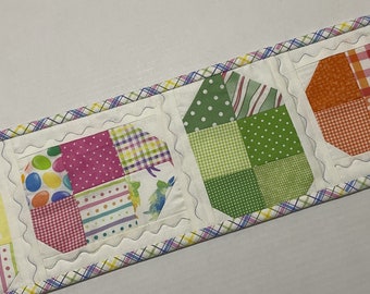 Easter Egg Quilted Table Runner, Easter Mini Quilt, Easter Egg Quilted Table Topper, Spring Quilted Table Runner, Quilted Toilet Tank Topper