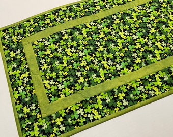 Shamrock Quilted Table Runner, St Patrick's Day Quilted Table Runner, Irish Decor, Lucky Clover Table Runner, Long Shamrock Quilted Runner