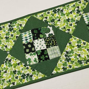 St. Patrick&#39;s Day Table Runner, St Patrick&#39;s Day Decor, Shamrock Quilted Table Runner, Christmas Kitties Table Runner, 12 1/4&quot; x 35 1/4&quot;