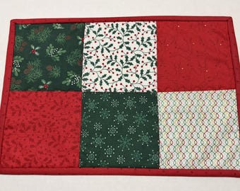 Christmas Quilted Table Topper: Reversible Holiday Mini Quilt, Patriotic Stars Mug Rug (9 3/4" x 14 1/4")