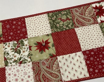 Elegant Floral Quilted Table Runner, Poinsettia Quilted Table Runner, Christmas Quilted Table Topper, Thanksgiving Fall Quilted Table Runner