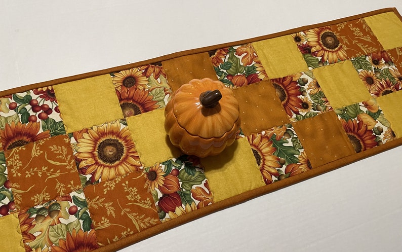 Vibrant Sunflowers Quilted Blanket NCU0VL346 main image 0