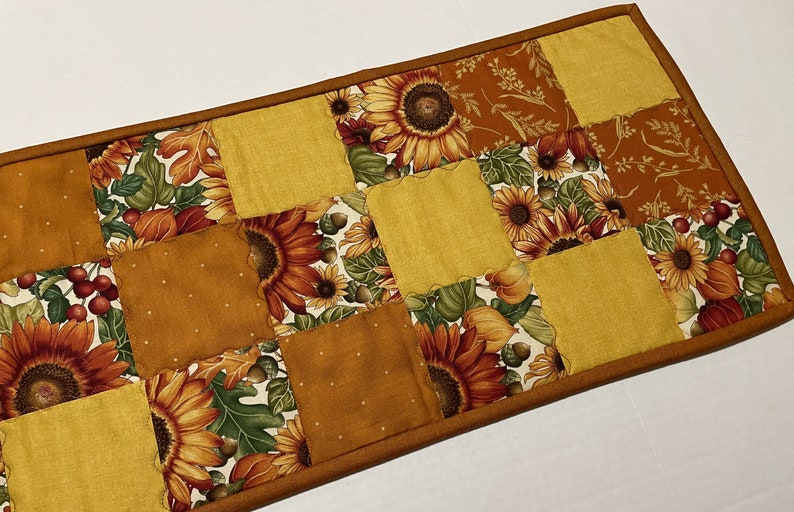 Vibrant Sunflowers Quilted Blanket NCU0VL346 main image 1
