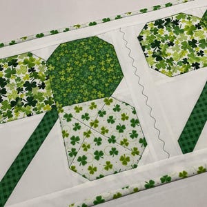 St. Patrick&#39;s Day Table Runner, St Patrick&#39;s Day Decor, Shamrock Quilted Table Runner, Patchwork Quilted Table Runner, 12 1/2&quot; x 37&quot;