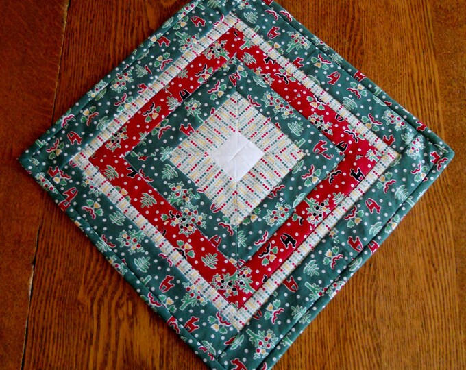 Woodland Reindeer Quilted Table Topper NCU0HNH177