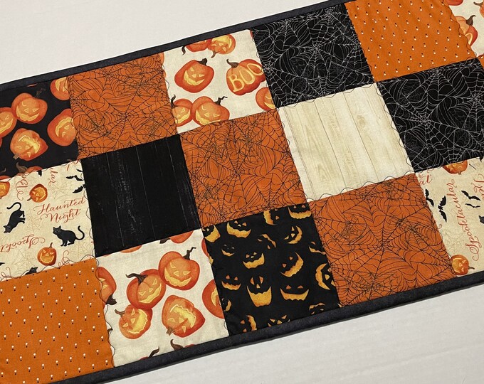 Quilted Halloween Table Runner, Halloween Decor, Black Cat Runner ...