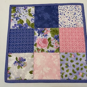 Floral Quilted Table Runner, Quilted Table Topper, Floral Quilted Candle Mat, Dresser Scarf Runner, Spring Table Runner, Mothers Day Gift