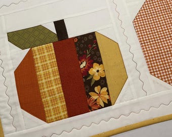 Halloween Quilted Table Runner: Fall Thanksgiving Decor (15.5" X 36")