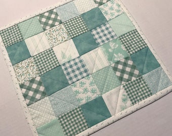 Spring Quilted Table Topper, Pastel Quilted Table Topper, Pastel Mini Quilt, Quilted Candle Mat, Floral Quilted Table Mat, Aqua Mint Quilt