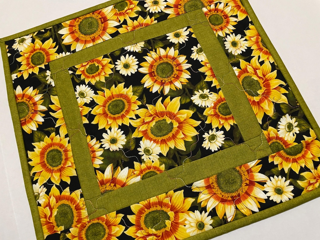 Sunny Coop Quilted Table Topper NCU0NNT1094 main image 0