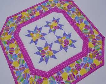 Easter Quilted Table Topper, Easter Quilted Table Runner, Spring Easter Table Quilt, Easter Decor, Easter Table Centerpiece, Easter Eggs