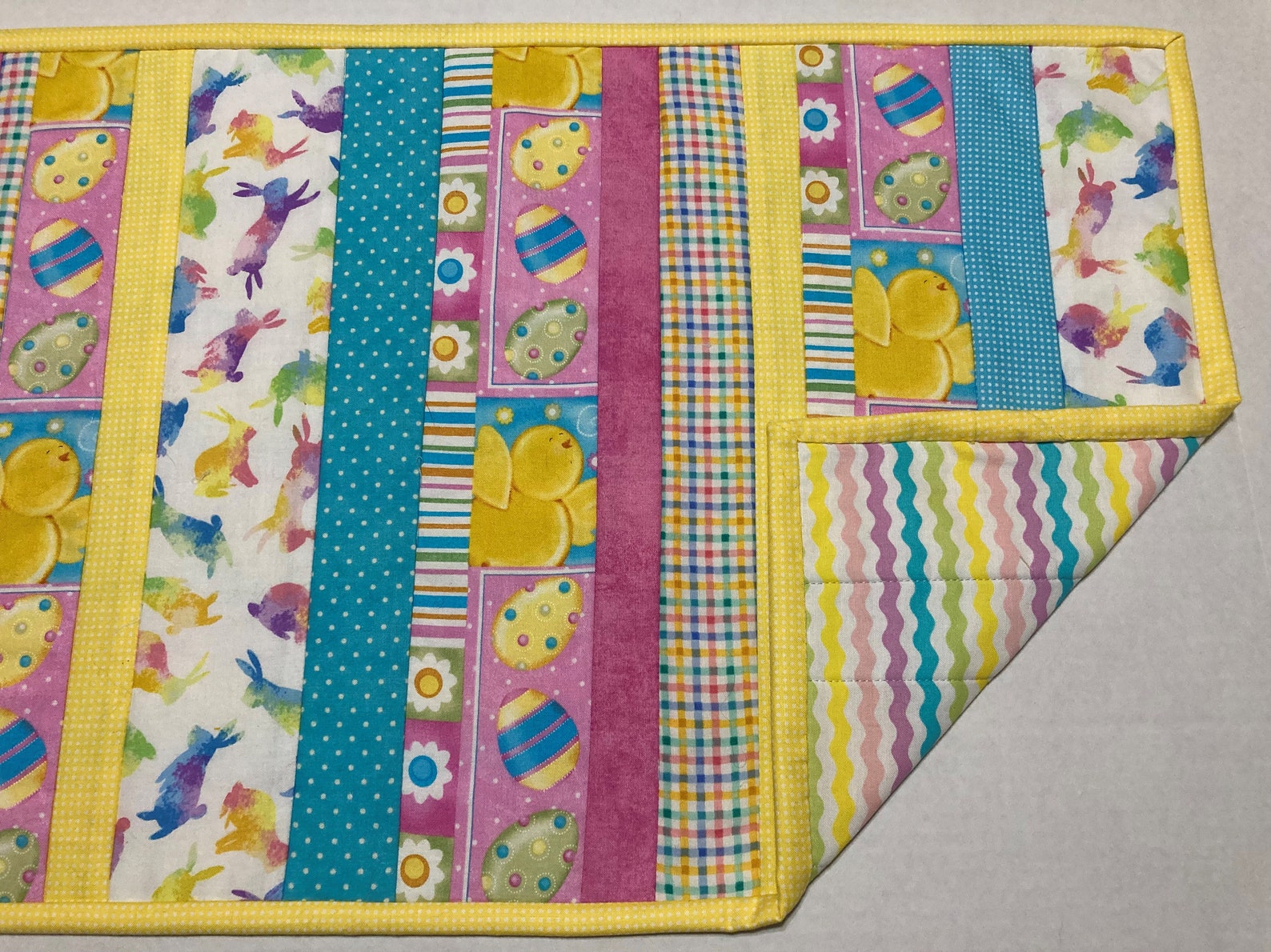 Hoppy Easter Quilted Table Runner GFTOTP5533