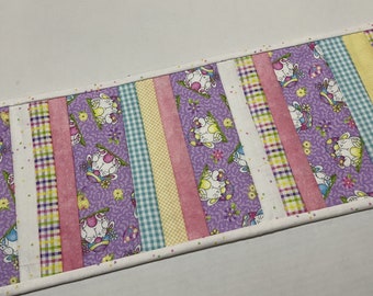 Easter Quilted Table Runner, Easter Table Topper, Spring Table Runner, Long Quilted Table Runner, Easter Decor, Easter Bunny Quilted Runner
