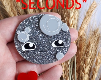 SECONDS GRADE Smiling Moon Face Novelty Acrylic Brooch with Red Heart Pin, Silver Glitter Moon