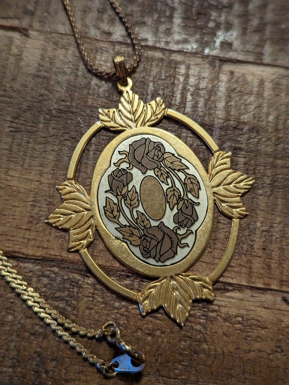 Gold 70's Does Art Nouveau Rose Necklace - image 1