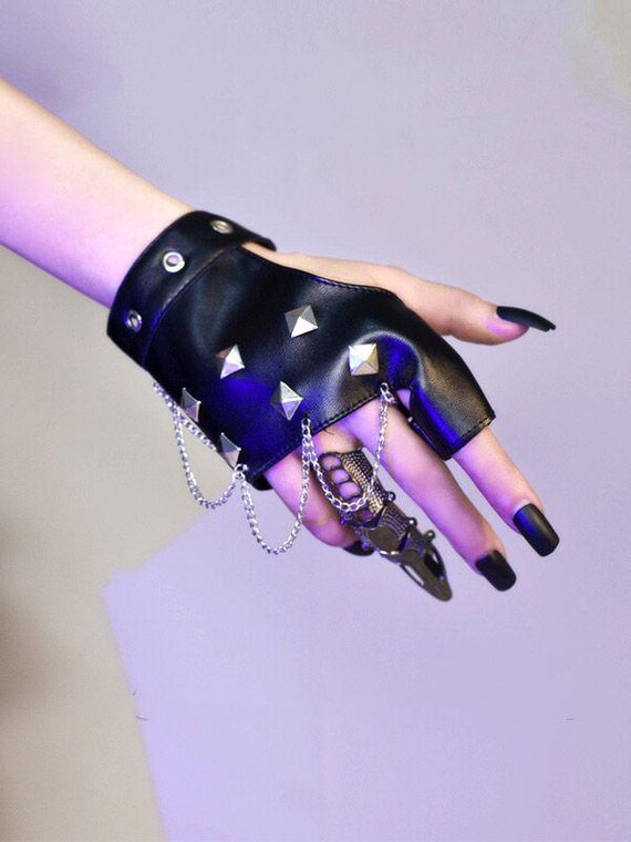 Studded Fingerless PU Leather Gloves: Gothic Punk Biker Style