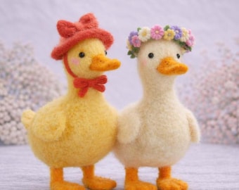 Figura de pato de fieltro de aguja, decoración de pato hecha a mano, patito adorable de 7,6 cm, regalo de Pascua, adorno de estante de primavera, color de accesorio personalizado