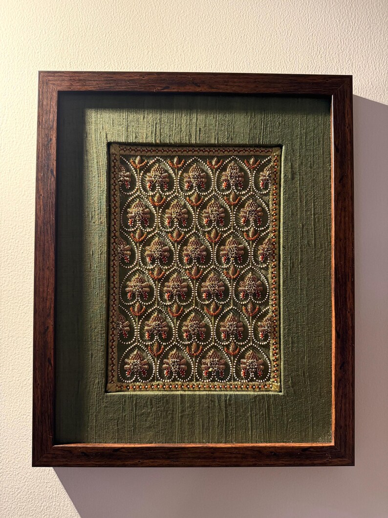 Another framing option for Kalavruti Frame without Mount. Perfect gift for couples, spouse, husband, wife, girlfriend, boyfriend, anniversary
