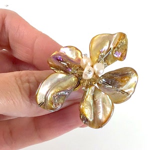 Large Ring Champagne Flower Ring Mother of Pearl Ring Flower Adjustable Ring Silver Plated Gift for Her Party Ring Gift