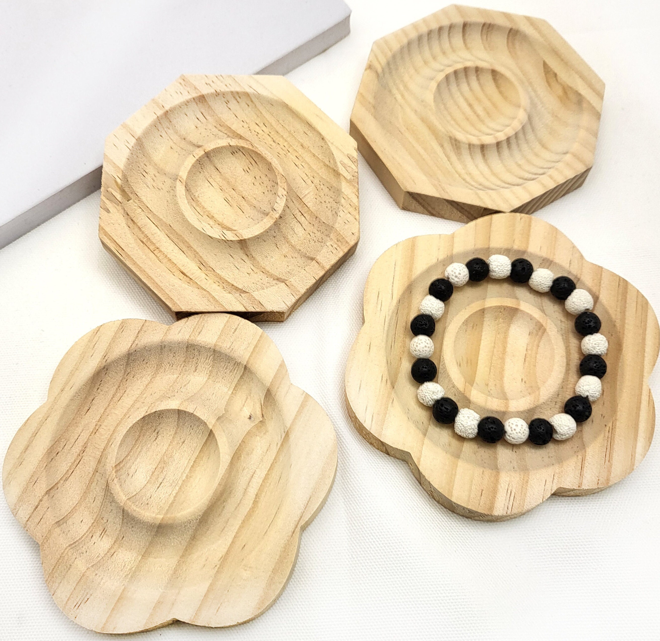 BRACELET BEAD BOARD with Lid and 8 Circular Channels for 5.5-9in
