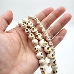 Cuentas de calaveras de Halloween, colgantes tallados de howlita turquesa, 7-12 mm (hilo de 15") imagen 11
