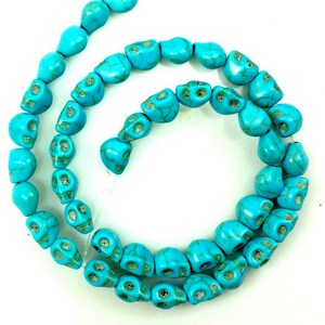 7mm Halloween Skull Beads, Turquoise Howlite Bone Decor (15" Strand) bild 3