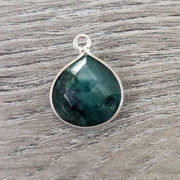 REAL 925 Sterling Silver Faceted Emerald Indian Emerald Pendant, Solid 925, Teardrop Pendant, Statement Pendant, Anniversary For Her 17mm