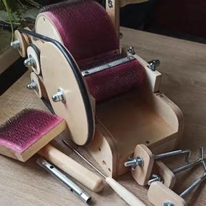 Narrow Hand Drum Carder Wooden Carding Machine Wool Processing 96 tpi Fiber Combing
