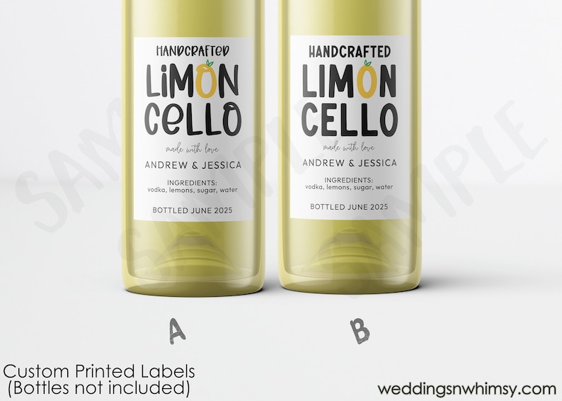 Op de afbeelding: Twee doorzichtige glazen flessen met gele vloeistof en witte etiketten. De etiketten luiden "Handcrafted Limon Cello made with love Andrew & Jessica Ingredients: vodka, lemons, sugar, water Bottled June 2025".