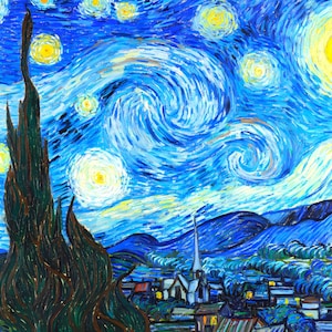 Op de afbeelding: Een artistiek schilderij dat een nachthemel weergeeft met wervelende blauwe penseelstreken, heldergele sterren en een halve maan. Een donkere boom staat op de voorgrond, met een dorp en een kerk in de verte. In de stijl van Van Gogh.