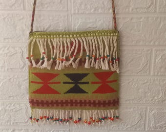 Handgjord boho-väska med tofsar – helt handvävd matta, unik etnisk axelväska, specialproduktion, festivalväska 21 x 21 cm