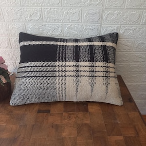 Turkish Pillow 40x56 cm (16x22 in) Handmade Kilim Pillow Cover | Vintage Turkish Lumbar Cushion | Boho Throw Pillow | Ethnic Farmhouse Decor