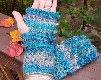 Flat Palmed Crocodile Stitch/Dragonscale Fingerless Gloves