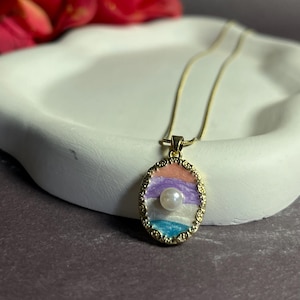Hand-Painted Pastel Pearl Pendant Necklace: Vintage Floral, Gold Tone