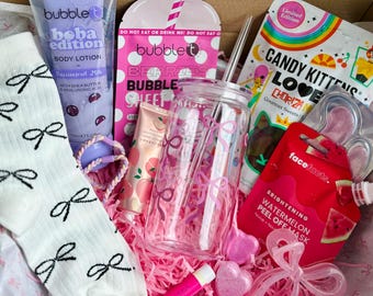 Teen Birthday Gift Box: Bow Mug, Socks, Sweets, Bows, 13th Birthday