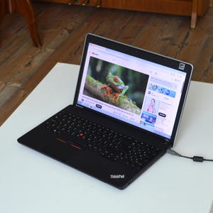 Windows 7搭載のビンテージノートパソコン、Lenovo ThinkPad Edge E545