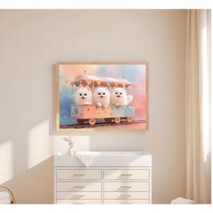 Tre soffici gattini bianchi sul treno di Carnevale - Stampa artistica di un simpatico gatto pastello per la decorazione della cameretta del bambino / Arte murale con animali stravaganti / Download digitale