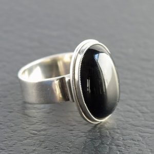 Classic Onyx Silver Ring - Beautiful Minimalist Silver Black Onyx Ring - Unique Stylish Statement Ring - Silver Black Onyx Ring - Sz 6 1/4