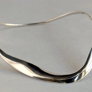 Vintage Juli Guasch Modernist Silver Necklace - Rare 1970s Art Necklace - Asymmetrical Silver Neck Ring - Elegant Timeless Silver Neck Ring