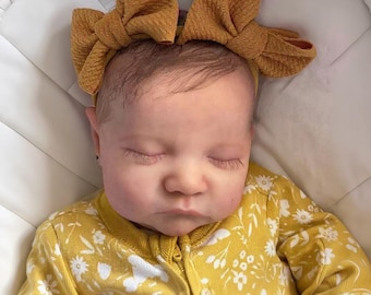Hand-Painted Sleeping Reborn Baby Girl Christmas Gift, Soft Plastic Doll Toys, Read to Ship, 19Inch Yellow Clothes Newborn Baby Dolls