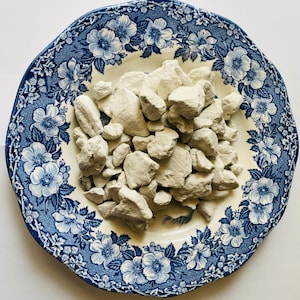 Pure Natural  Edible  White Pressed  Clay – 1 LB Vacuum Packed 450 gram Wet Dust Taste