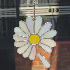 Daisy Stained Glass Suncatcher, Daisy Suncatcher, Handcrafted Glass, Window Decor, Daisy Flower Gift, Birthday Gift, Daisy Stained Glass Art
