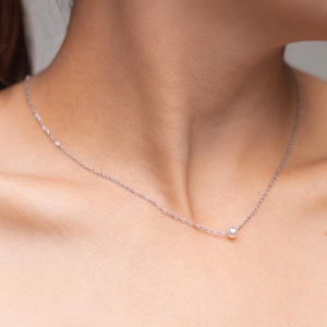 Dainty Necklace – Gold or Silver Minimalist Round/Circle Pendant, Everyday Jewelry for Women, Gifts for Her, Elegant Layering