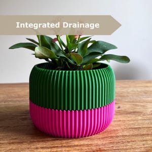 Two Tone Ribbed Plant Pot with Integrated Drainage - ColourFul Eco-Friendly & Modern Gift